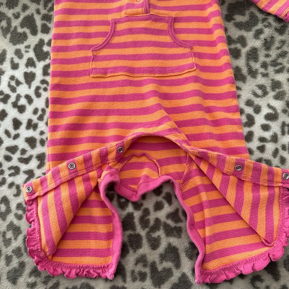 2006 babyGap Striped One Piece in Pink Orange Size 6-12 Newborn